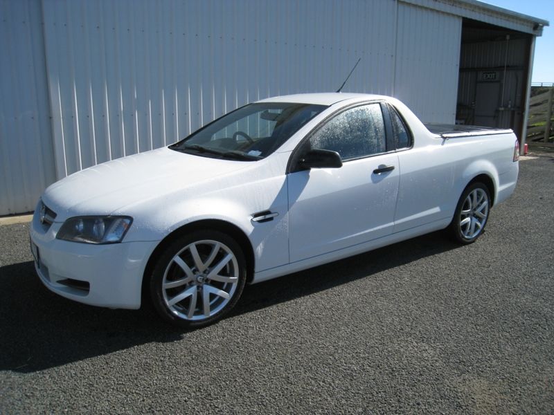 Holden VE Omega Ute - 2010 | Cudgee Cars Pty Ltd