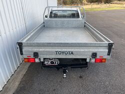 TOYOTA HILUX WORKMATE AUTO TRAY   2021