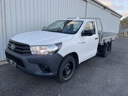 TOYOTA HILUX WORKMATE AUTO TRAY   2021