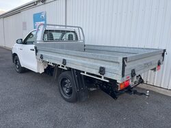 TOYOTA HILUX WORKMATE AUTO TRAY   2021